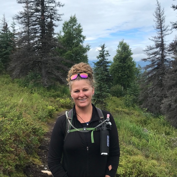 Meet your Posher, Carolyn - Picture 1 of 1